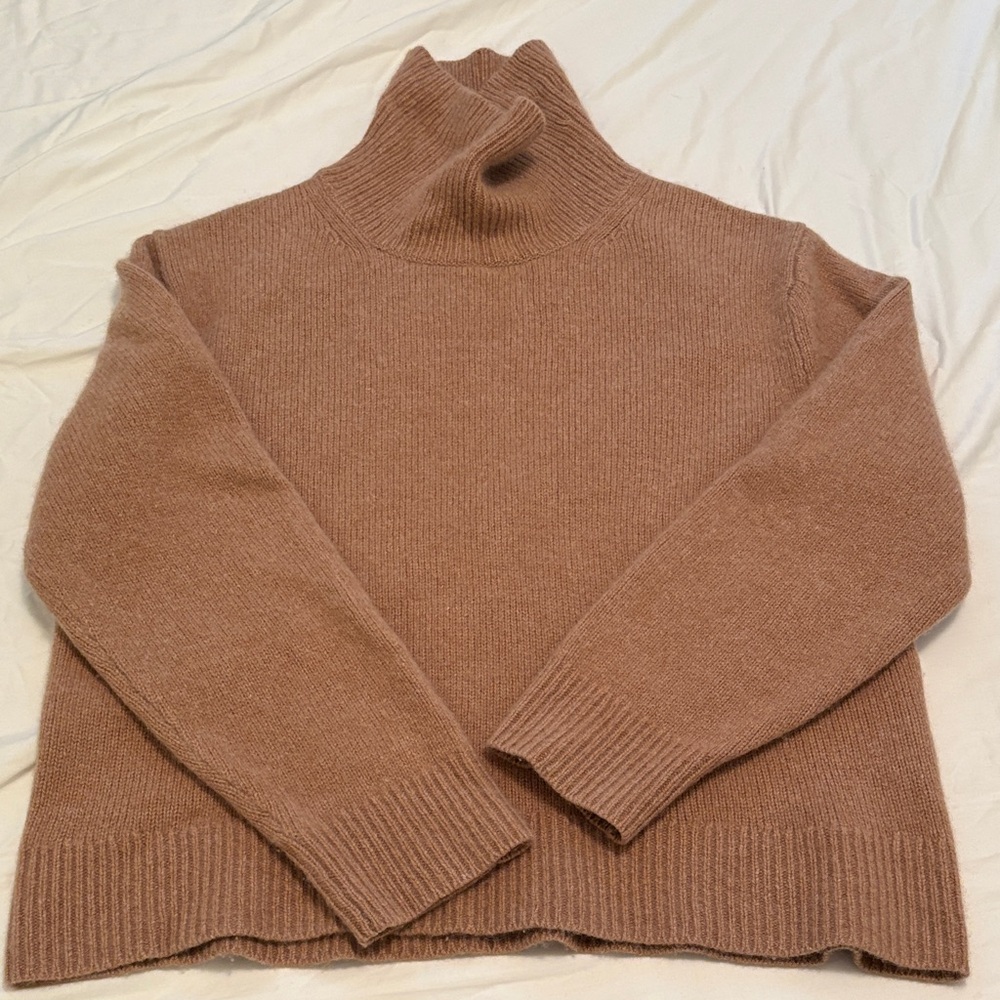 Aritzia Wilfred Jara 100% Cashmere Sweater